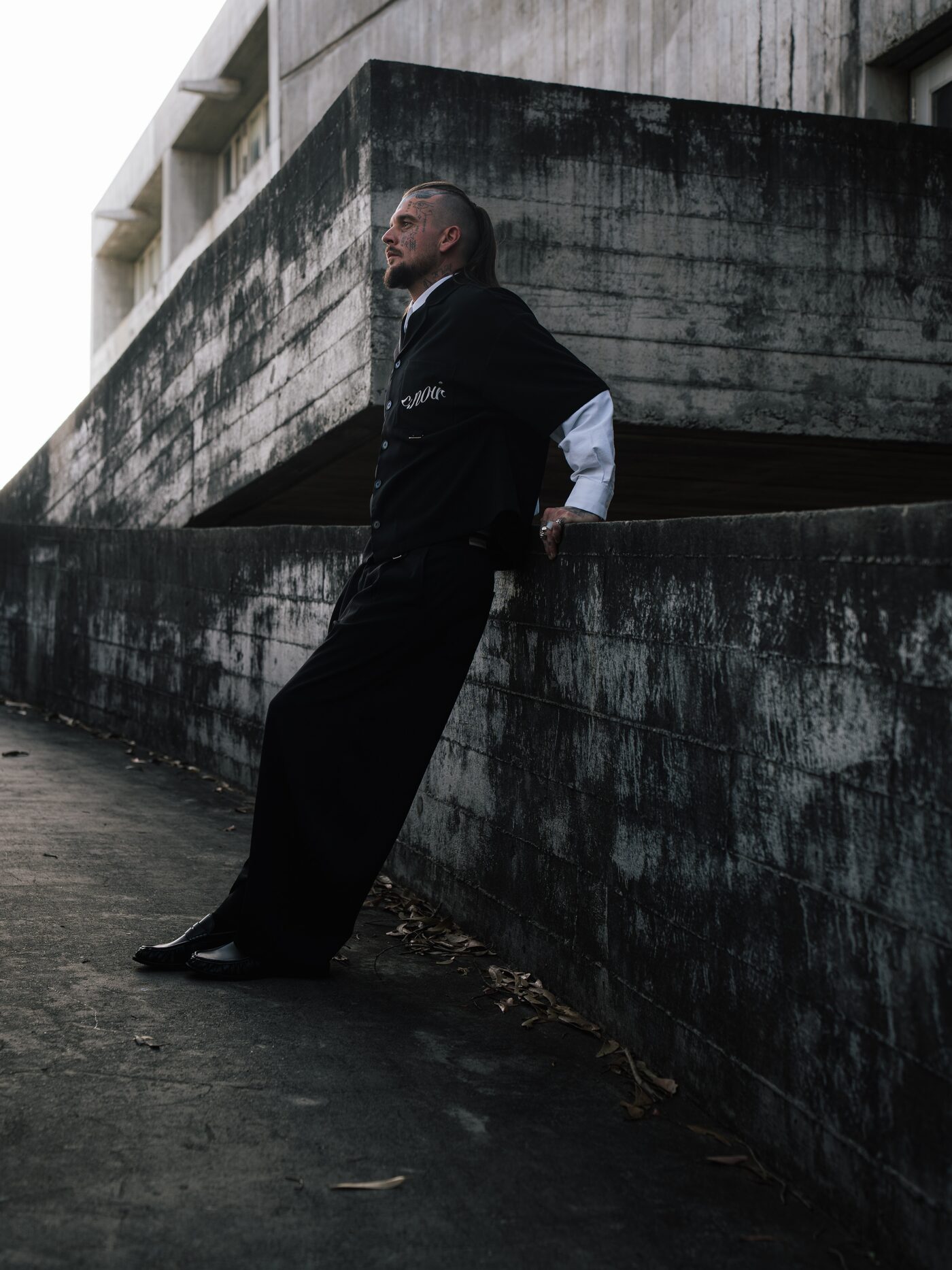 Peter Leahy in Cabinet Noir Uniform 01